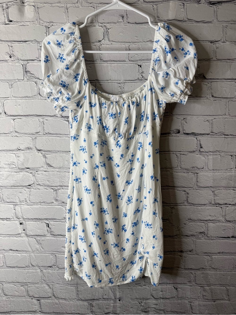 Skylar and Madison white floral mini dress medium
